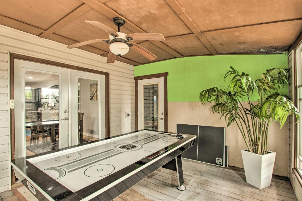 2-Story Pensacola Home With Game Room And Private Yard Exterior foto