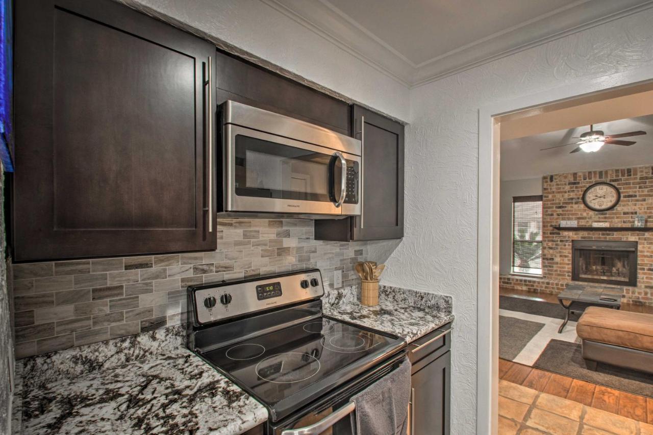 2-Story Pensacola Home With Game Room And Private Yard Exterior foto
